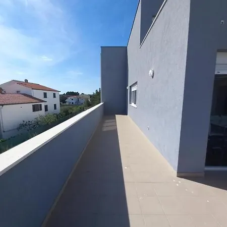 Apartment Amor Vir