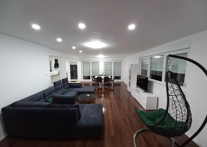 Apartment Amor Vir דירה *